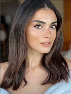 Özge Yağız